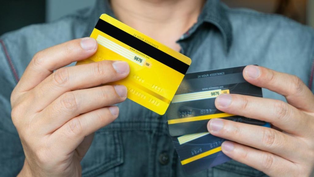 Mitos sobre las tarjetas de crédito que te pueden salir caros